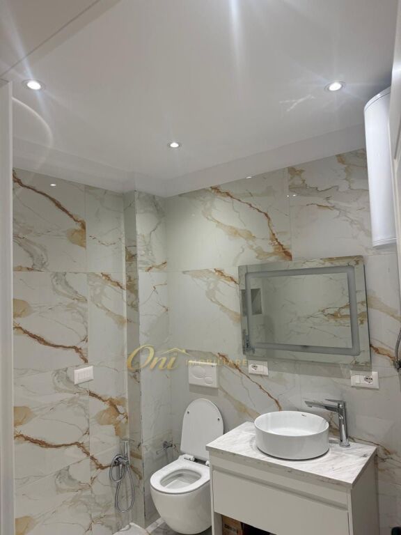 BULEVARDI I RI AMBIENT ZYRE 60M2 PER SHITJE