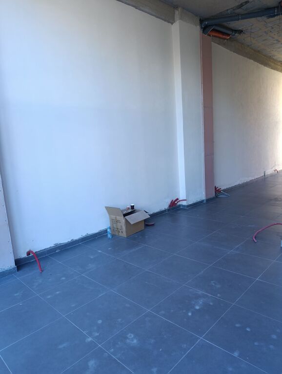 Rent | Ambjent Biznesi | Rruga 5 Maji | 600 €/month
