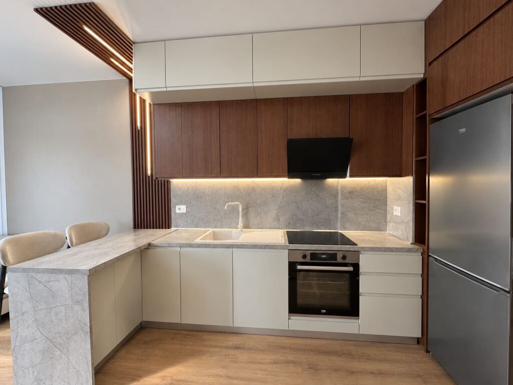 # IN AFFITTO: 1+1 📍Univers City – 42.000 Lekë/Mese – Nuovo Complesso Residenziale, Costruito nel 2026 – 7° Piano – 65 m² – ✨️Mai Abitato, 100% Nuovo – Arredato da un Architetto✨️