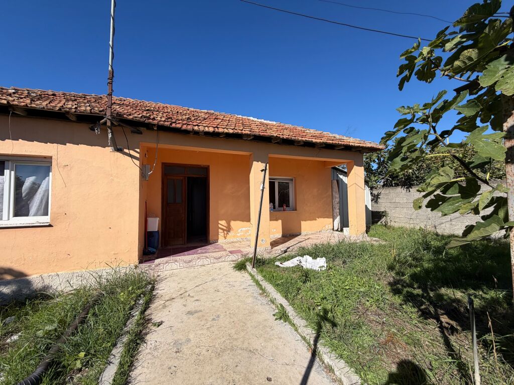 Private house for sale in Shijak