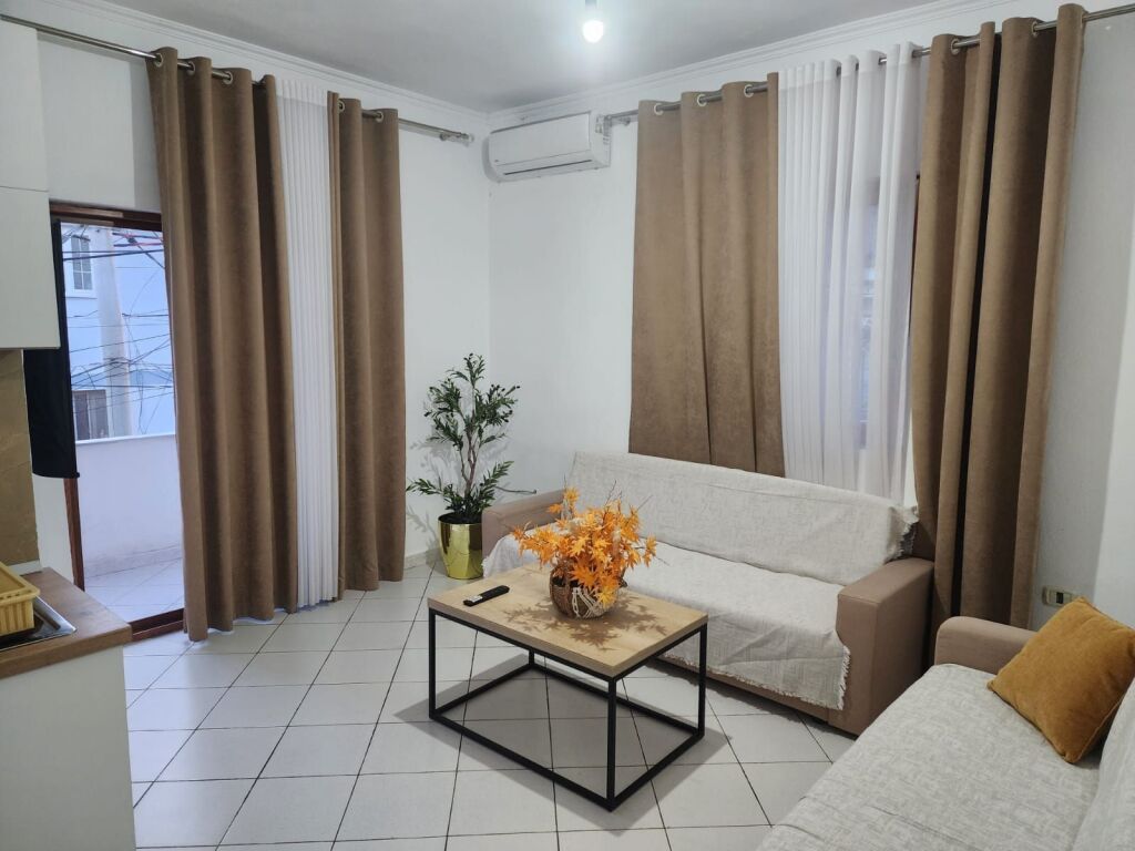 🏠 JEPET ME QIRA | 1+1 – QYTETI STUDENTI