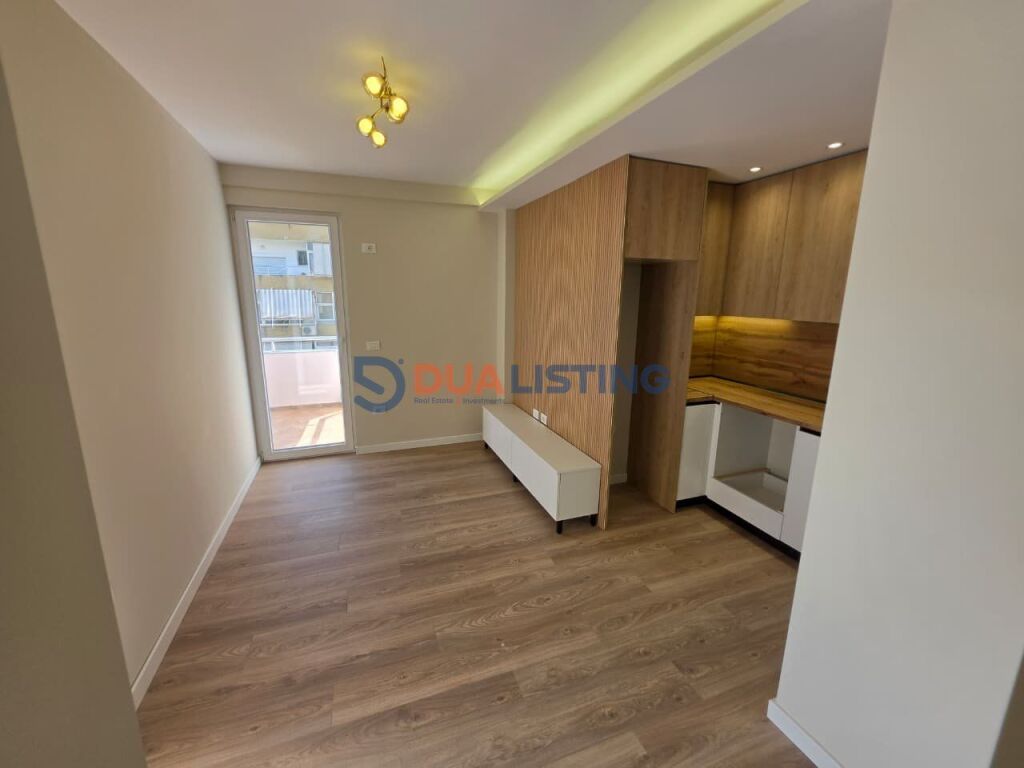 SHITET APARTAMENT TEK KOMUNA E PARISIT !