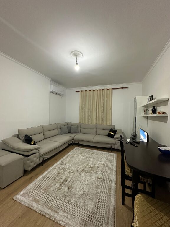 SHITET APARTAMENT KOMUNA E PARISIT