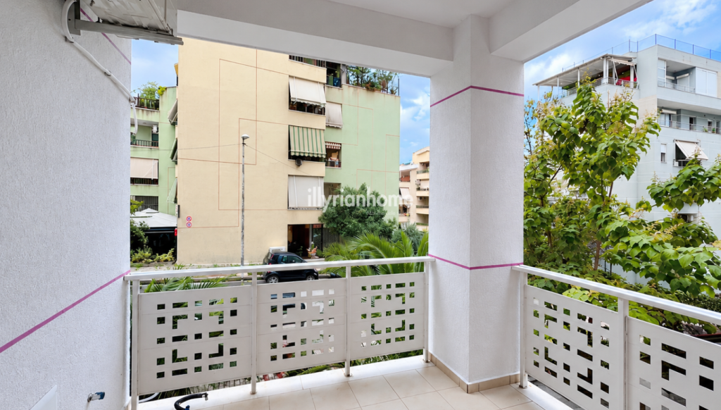 JEPET ME QIRA | APARTAMENT 2+1 + GARAZH | PRANË XHAMISË SË SELITËS
