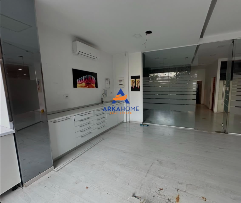 JEPET AMBIENT BIZNESI ME QERA 200 M2 "SHESHI WILLSON" 3200 EURO