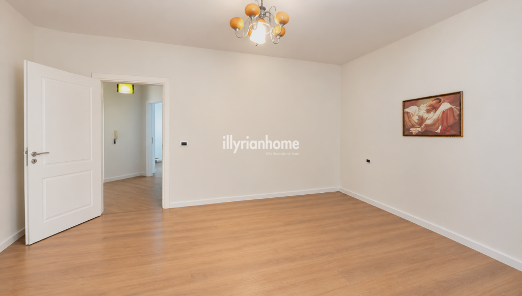 QIRA, APARTAMENT 2+1 | Pranë Fakultetit të Drejtësisë