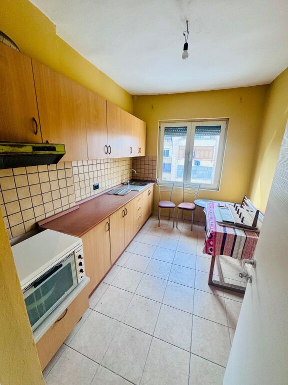 🏢 IN AFFITTO | LOCALE 2+1 – VIA KAVAJËS