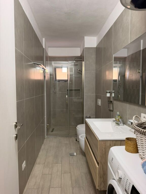 Apartament 2+1+Ballkon me Qera Afatgjate - Restorant Tradicional Varka, Plazhi i Vjeter, Vlore
