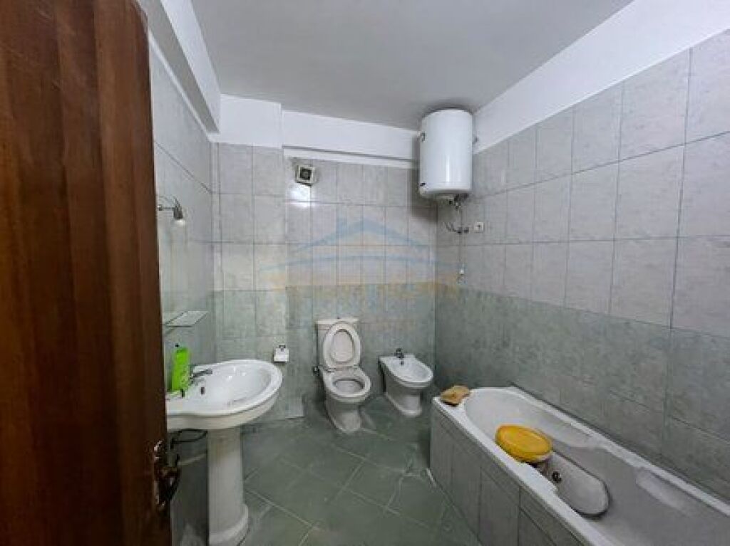 For sale, 2+1+2 apartment, Kodres se Diellit underpass, Tirana.