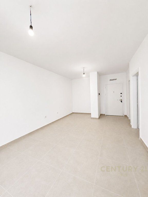 SHITET APARTAMENT 1+1 NE GOLEM NE NJE GODINE TE SAPO PERFUNDUAR E PAJISUR ME CERTIFIKATE!!!