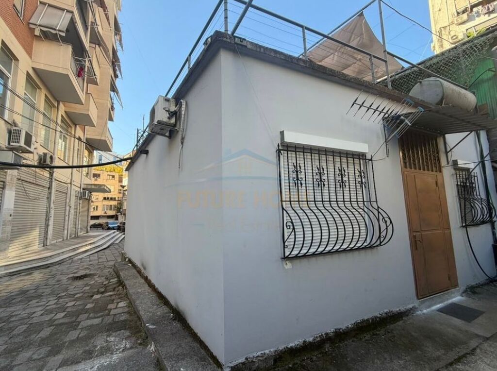 In affitto, edificio privato a 1 piano, Myslym Shyri, Tirana.