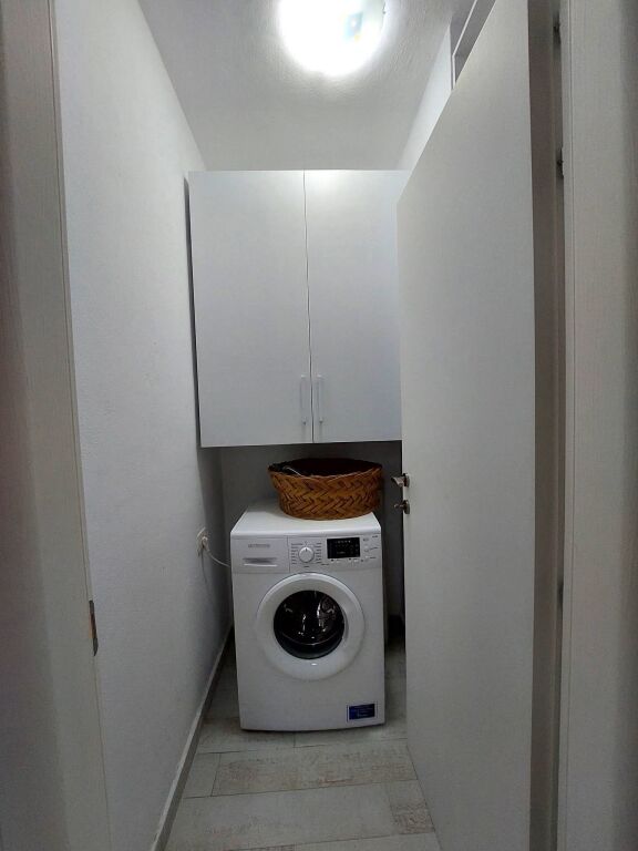 Apartament 2+1 me Qera Afatgjate - Restorant Tradicional Varka, Plazhi i Vjeter, Vlore