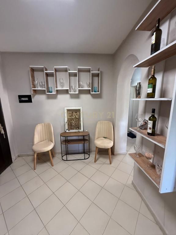 Shitet Apartamente 1+1 me dy Ballkone Tek Koloseu 📌Shkembi i Kavajes 80,000💶