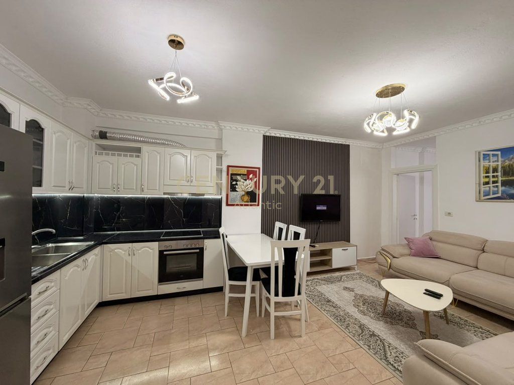 SHITET APARTAMENT 2+1 NE PLAZH HEKURUDHA DURRES !