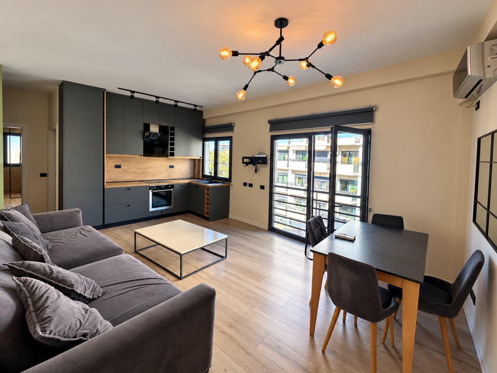 Qera apartament 1+1 Liqeni i thate,perballe Raddisonit.