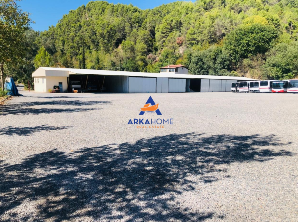 CAPANNONE IN AFFITTO 7.500 M2 "MULLET" 7500 EURO