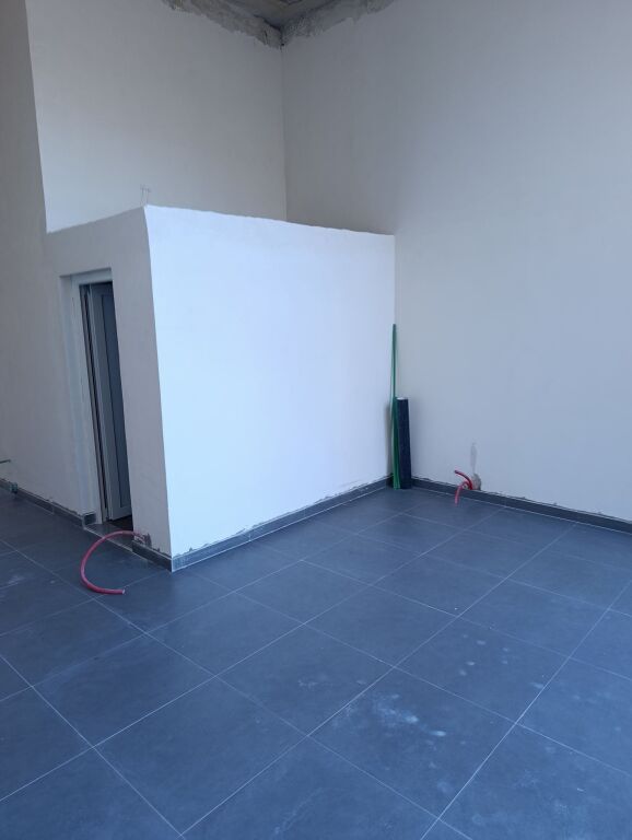 Rent | Ambjent Biznesi | Rruga 5 Maji | 600 €/month