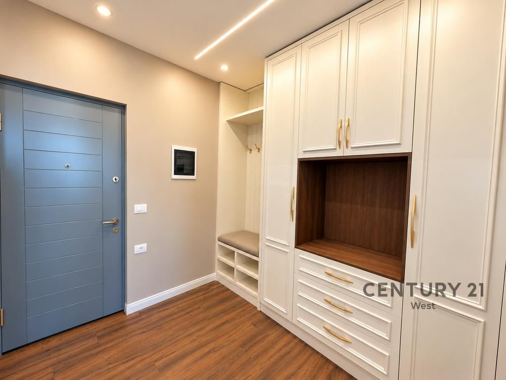 Apartament 1+1 + Studio + Post Parkimi me Qera, pranë Shkollës së Baletit! 1,300 € /Muaj