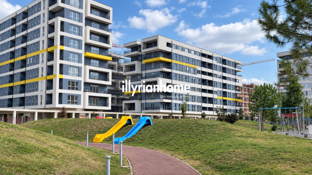 Esclusivo appartamento 1+1 in vendita con balcone a Univers City, Tirana.