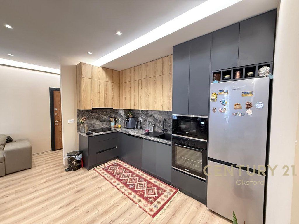 SHESIM APARTAMENT 2+1+2 TEK USLUGA, BULEVARDI I RI, TIRANË! 225,400 €