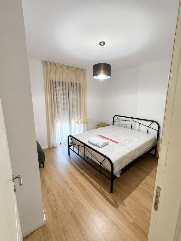 21 DHJETORI APARTAMENT PER QERA 2+1+POST PARKIMI