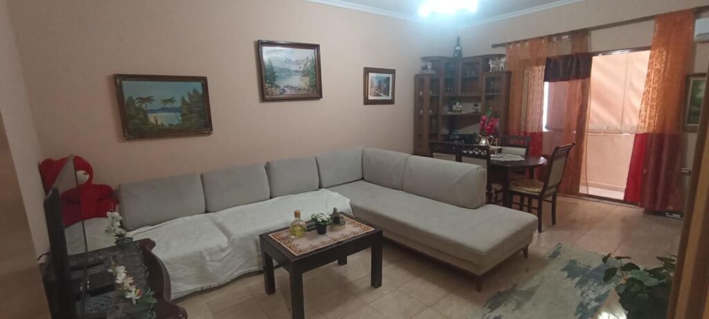 Apartament 2+1 me qera ne Kinostudio