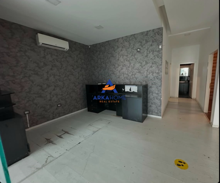 JEPET AMBIENT BIZNESI ME QERA 200 M2 "SHESHI WILLSON" 3200 EURO