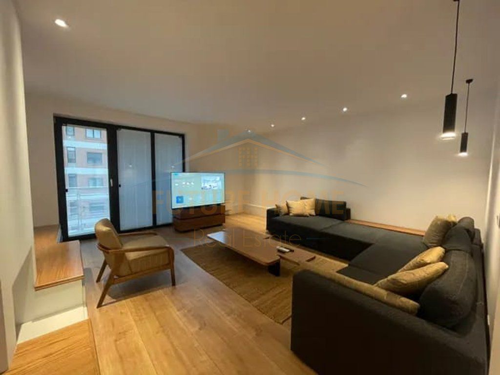 Qira, Penthouse 2+1+2+Post Parkimi, Kompleksi Nobis, Liqeni Artificial.