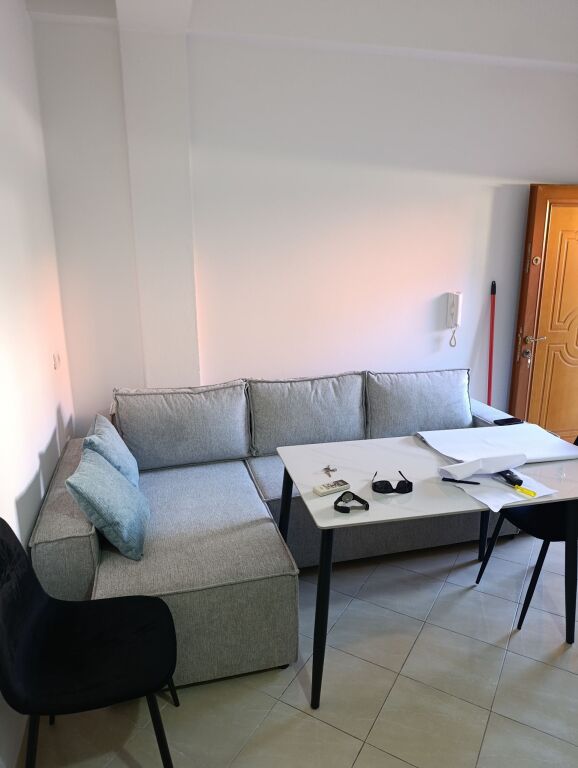 Affitto | Shtëpi private 1 + 1 | Rruga 5 Maji | 400 €/mese