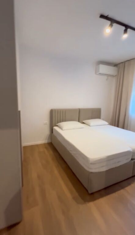 Jepet apartament 1+1 me qira tek Ish Restorant Durresit