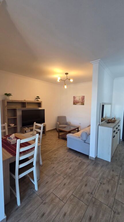 Jepet me qira apartament 2+1
