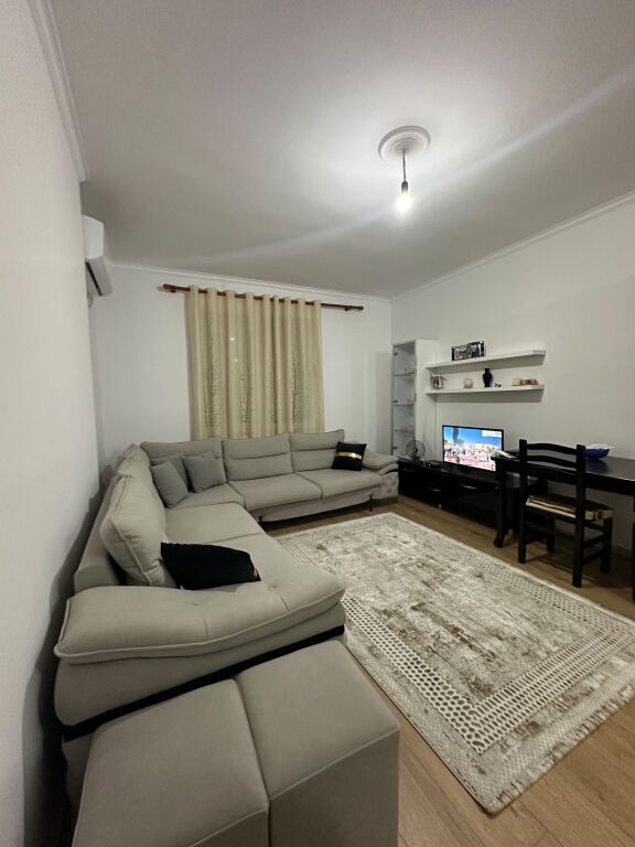 SHITET APARTAMENT KOMUNA E PARISIT