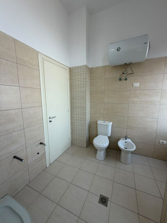 SHITET APARTAMENT 1+1 tek PROKURORIA, rr. Haxhi Hysen Dalliu, Tirane.