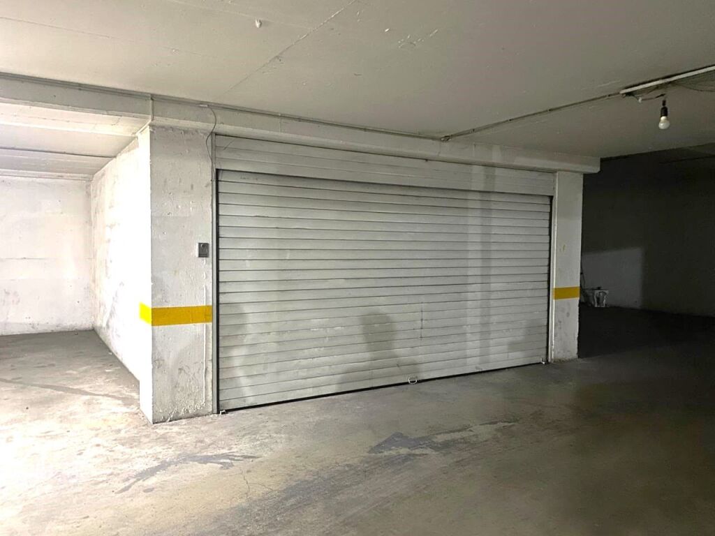 Qera Ambient 4+1+2 + 2 Poste Parkimi ne Don Bosko