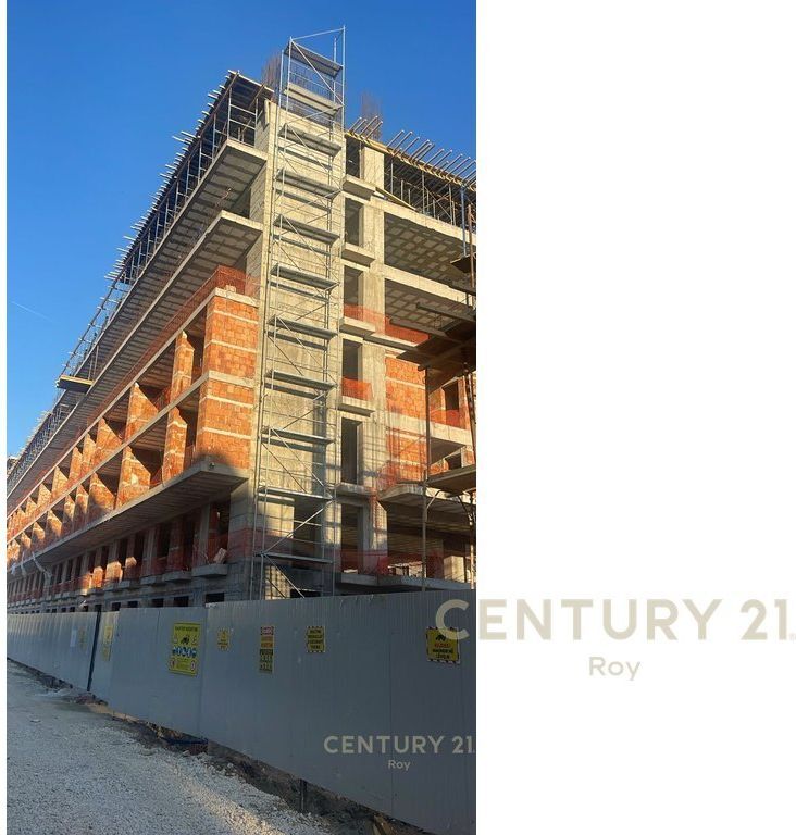 WE ARE SELLING A 1+1 APARTMENT AT THE VIENA 2 COMPLEX!