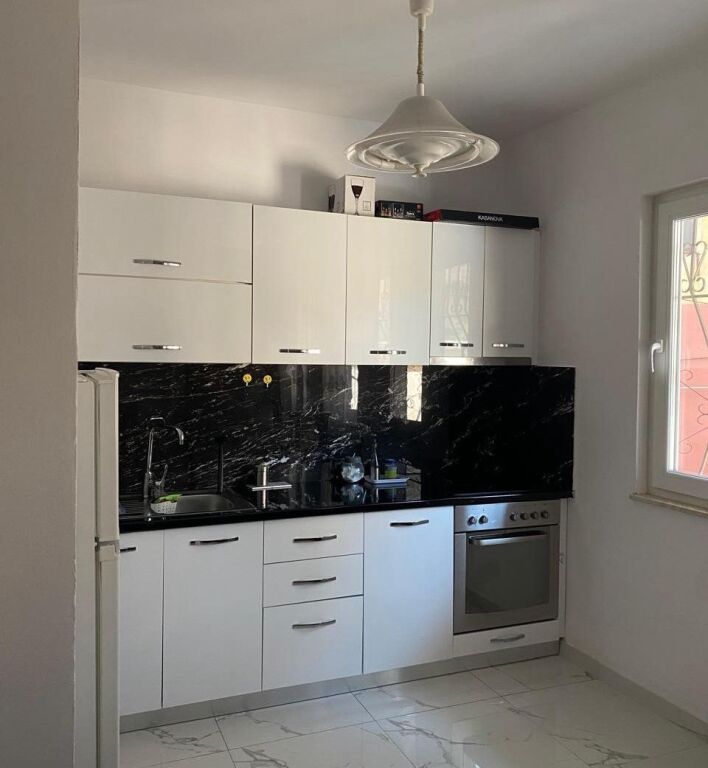 Apartament me qira 5 minuta nga Qendra