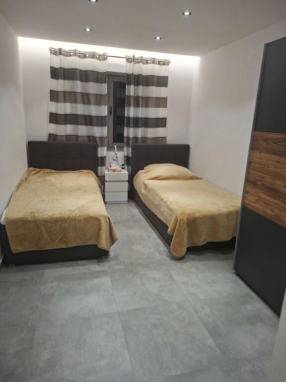 Apartament 1+1 me qera ,Komuna e Parisit