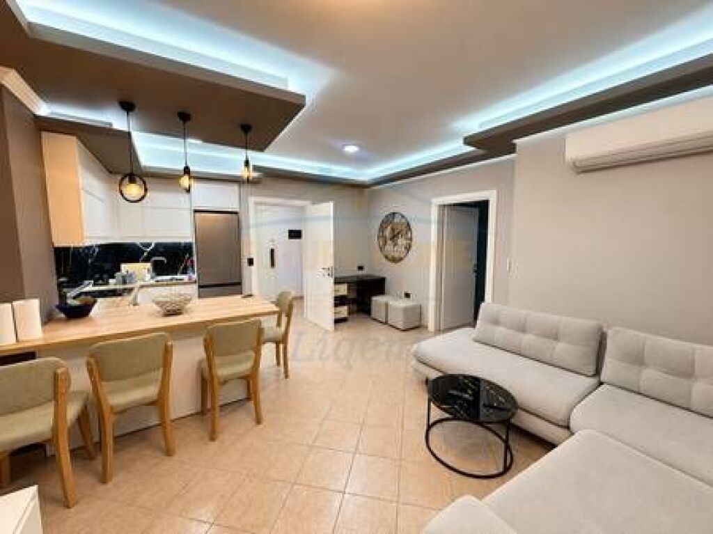 Qera, Apartament 1+1 Liqeni i Thate,prane Raddisonit.