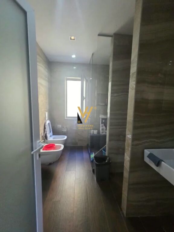 LOCALE COMMERCIALE DI 140 M2 IN AFFITTO IN VIA KOSOVAREVE 2.500 EURO