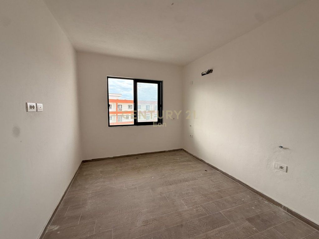Apartament 1+1+Post parkimi Për Shitje në Golem tek rezidenca Eon, Durrës !