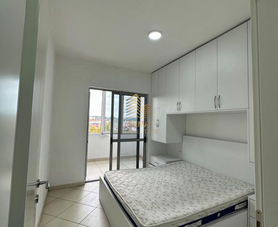 Shitet, Apartament 1+1+Blk, Ish Dogana – Buze rruges kryesore, 9.500.000 Leke