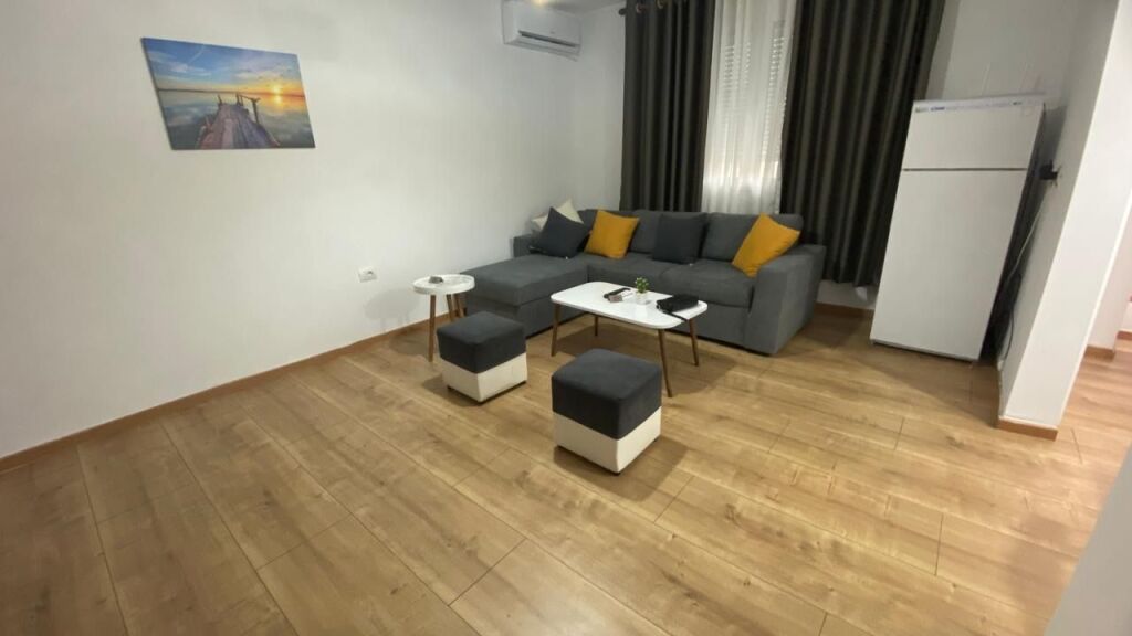 Apartament 1+1 per qera 21 Dhjetori