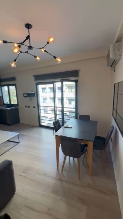 Jepet Apartament me qera liqeni 800