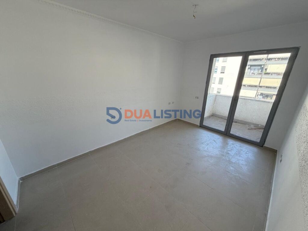 Shitet Apartament 2+1 ne Kinostudio!