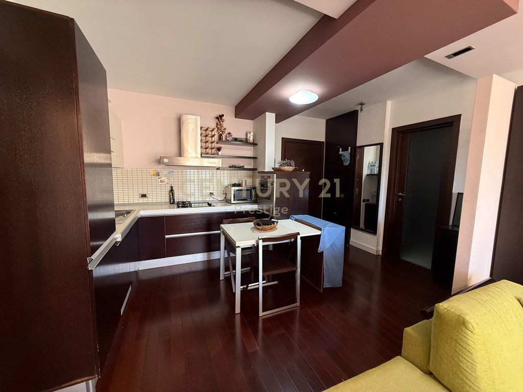 APARTAMENT 1+1 ME QIRA, RRUGA E ELBASANIT!