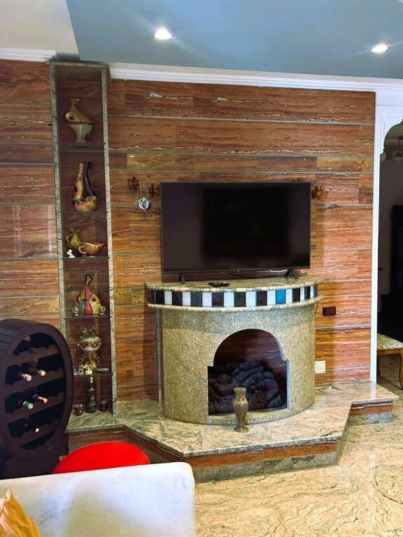 🏡 **JEPET ME QIRA APARTAMENT 2+1 – PRANË SHESHIT SKËNDERBEJ**
