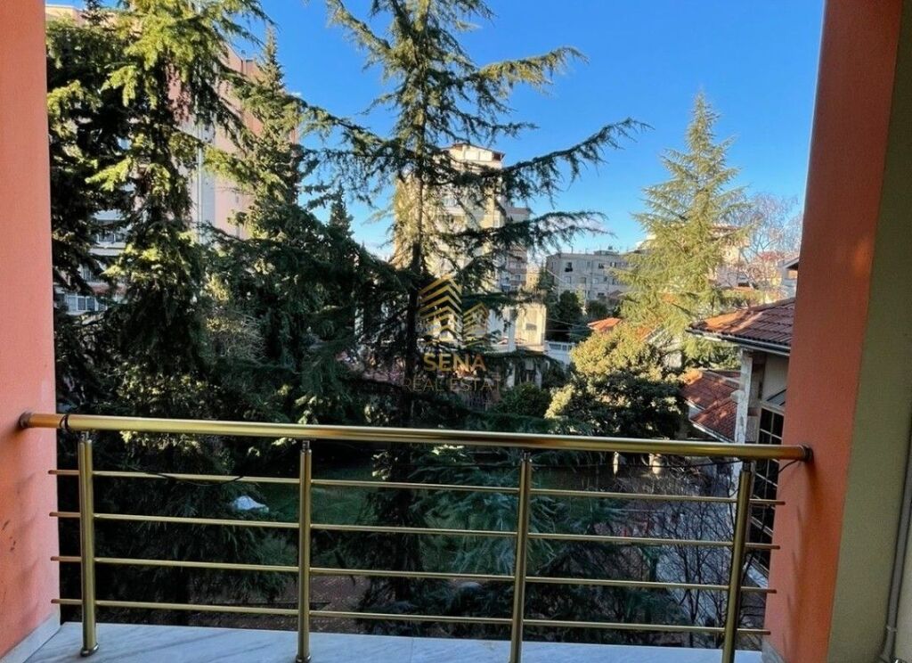 For rent, 1+1+balcony apartment, Paris Commune, 45,000 Lek/month