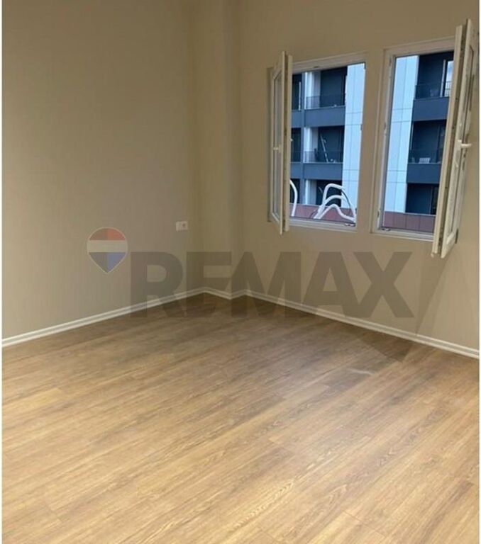 Apartament - Për Shitje - Vila L, Tiranë