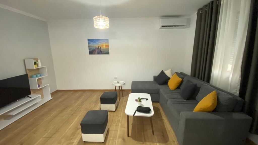 Appartamento 1+1, via Kongresi i Lushnjës