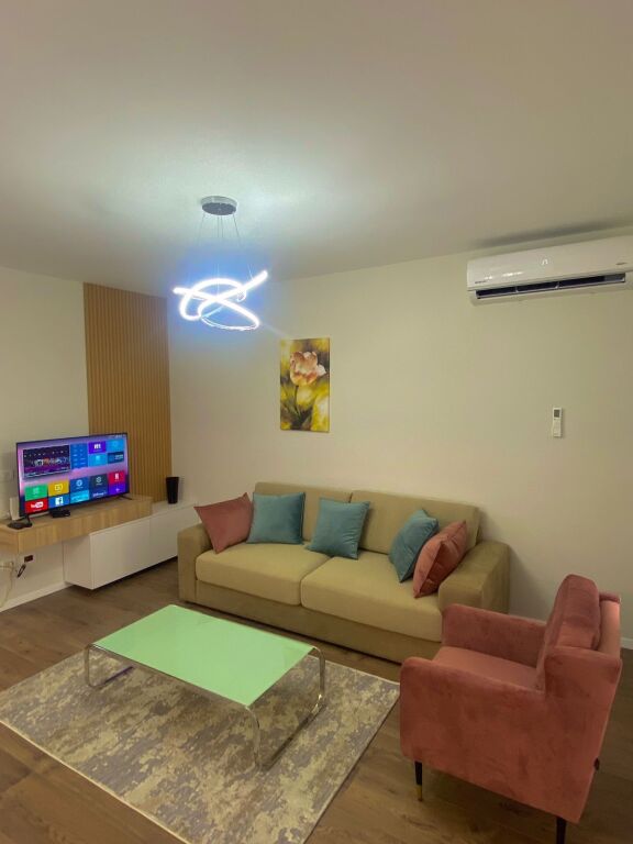 Jepet apartament me qera 2+1 pamje deti
